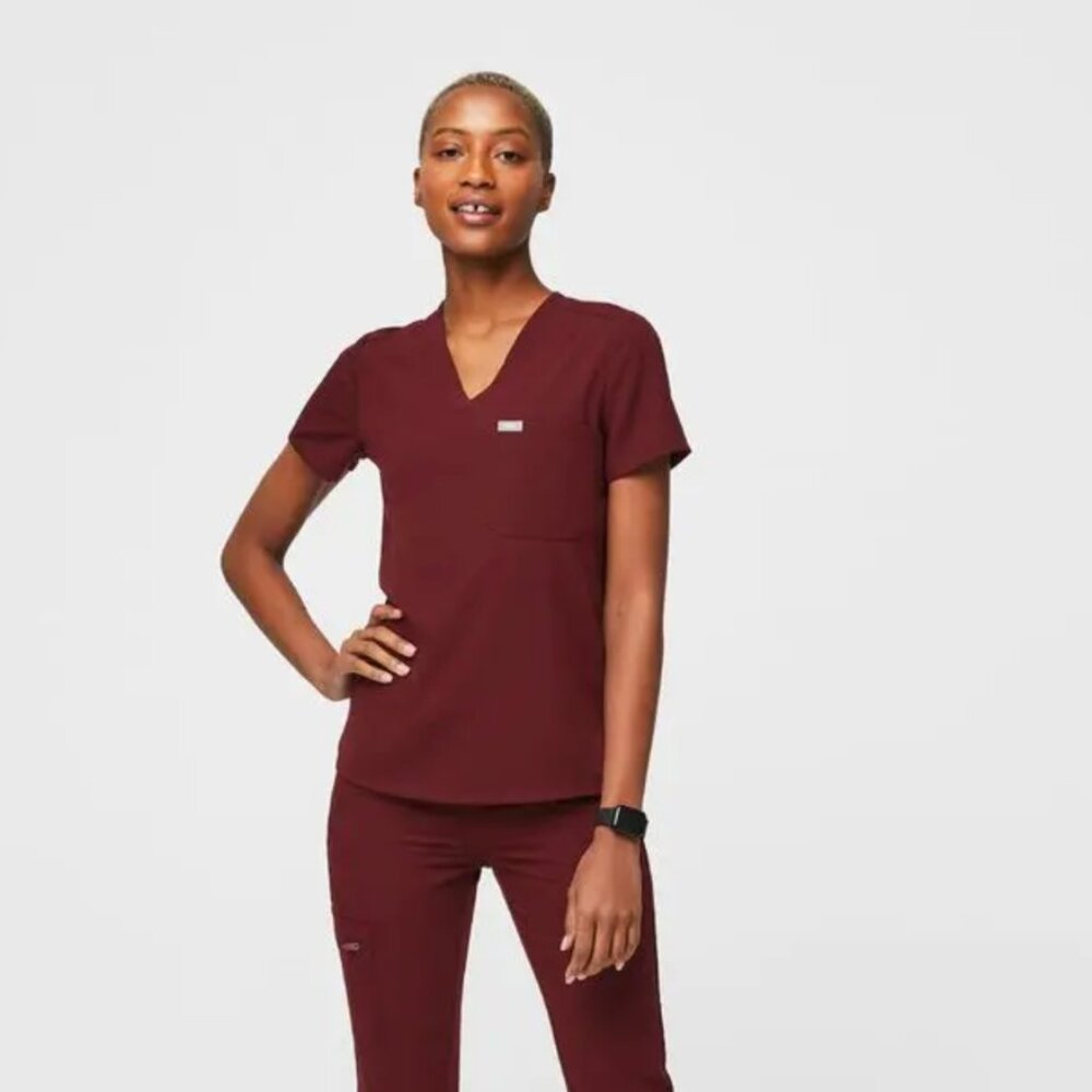 Figs Womens Scrub Set Large/Large Petite - Color Burgundy